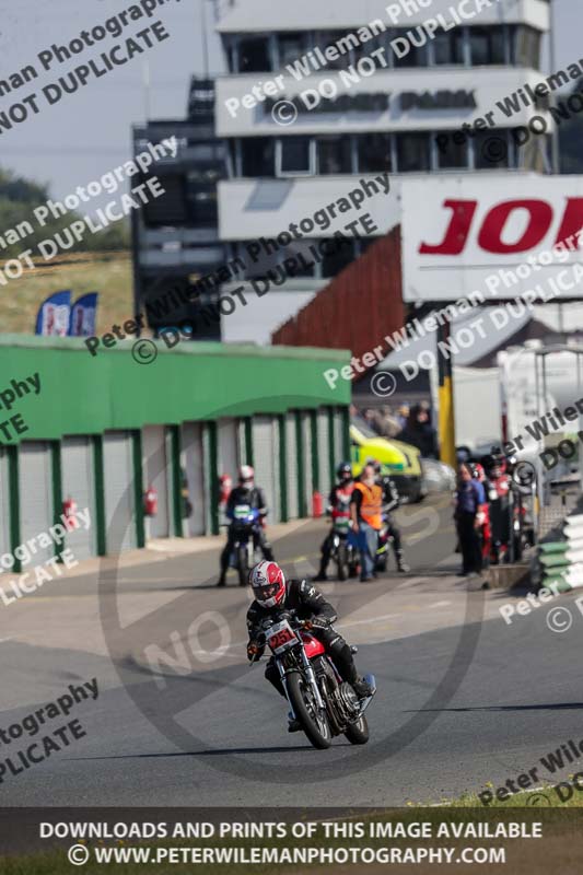 Vintage motorcycle club;eventdigitalimages;mallory park;mallory park trackday photographs;no limits trackdays;peter wileman photography;trackday digital images;trackday photos;vmcc festival 1000 bikes photographs