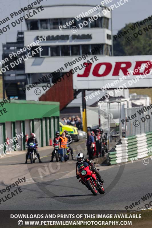 Vintage motorcycle club;eventdigitalimages;mallory park;mallory park trackday photographs;no limits trackdays;peter wileman photography;trackday digital images;trackday photos;vmcc festival 1000 bikes photographs