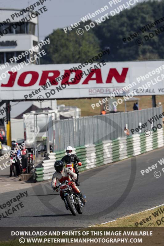 Vintage motorcycle club;eventdigitalimages;mallory park;mallory park trackday photographs;no limits trackdays;peter wileman photography;trackday digital images;trackday photos;vmcc festival 1000 bikes photographs