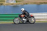 Vintage-motorcycle-club;eventdigitalimages;mallory-park;mallory-park-trackday-photographs;no-limits-trackdays;peter-wileman-photography;trackday-digital-images;trackday-photos;vmcc-festival-1000-bikes-photographs
