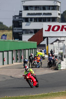 Vintage-motorcycle-club;eventdigitalimages;mallory-park;mallory-park-trackday-photographs;no-limits-trackdays;peter-wileman-photography;trackday-digital-images;trackday-photos;vmcc-festival-1000-bikes-photographs
