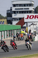 Vintage-motorcycle-club;eventdigitalimages;mallory-park;mallory-park-trackday-photographs;no-limits-trackdays;peter-wileman-photography;trackday-digital-images;trackday-photos;vmcc-festival-1000-bikes-photographs