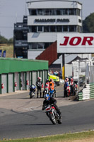 Vintage-motorcycle-club;eventdigitalimages;mallory-park;mallory-park-trackday-photographs;no-limits-trackdays;peter-wileman-photography;trackday-digital-images;trackday-photos;vmcc-festival-1000-bikes-photographs