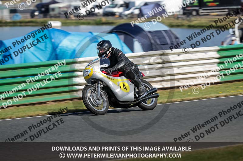 Vintage motorcycle club;eventdigitalimages;mallory park;mallory park trackday photographs;no limits trackdays;peter wileman photography;trackday digital images;trackday photos;vmcc festival 1000 bikes photographs