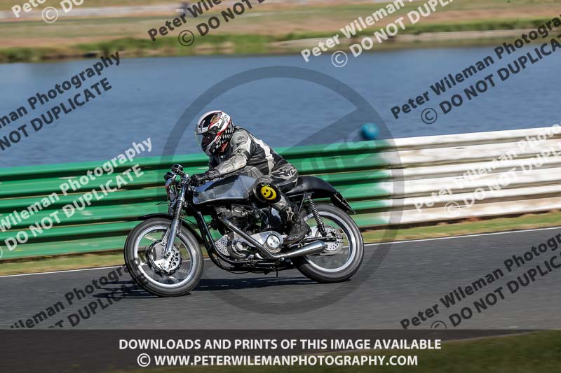 Vintage motorcycle club;eventdigitalimages;mallory park;mallory park trackday photographs;no limits trackdays;peter wileman photography;trackday digital images;trackday photos;vmcc festival 1000 bikes photographs