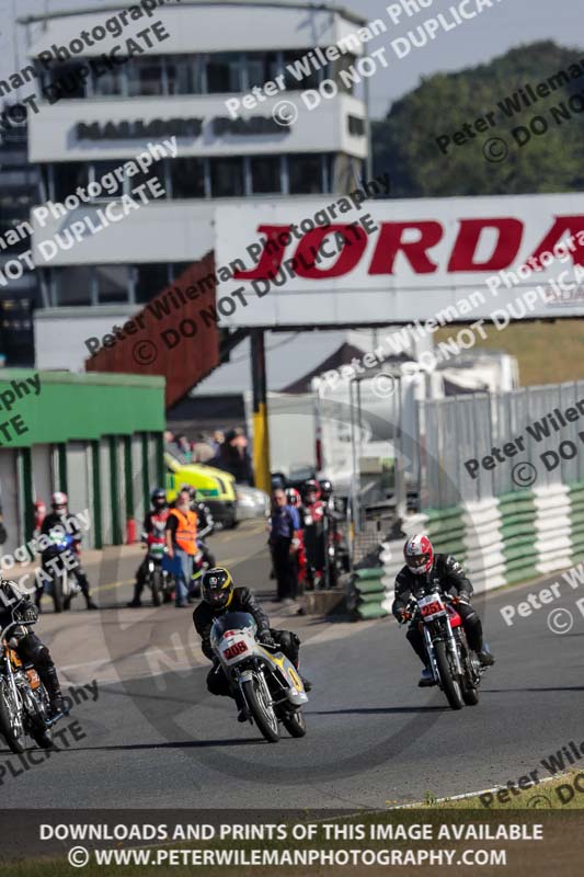 Vintage motorcycle club;eventdigitalimages;mallory park;mallory park trackday photographs;no limits trackdays;peter wileman photography;trackday digital images;trackday photos;vmcc festival 1000 bikes photographs