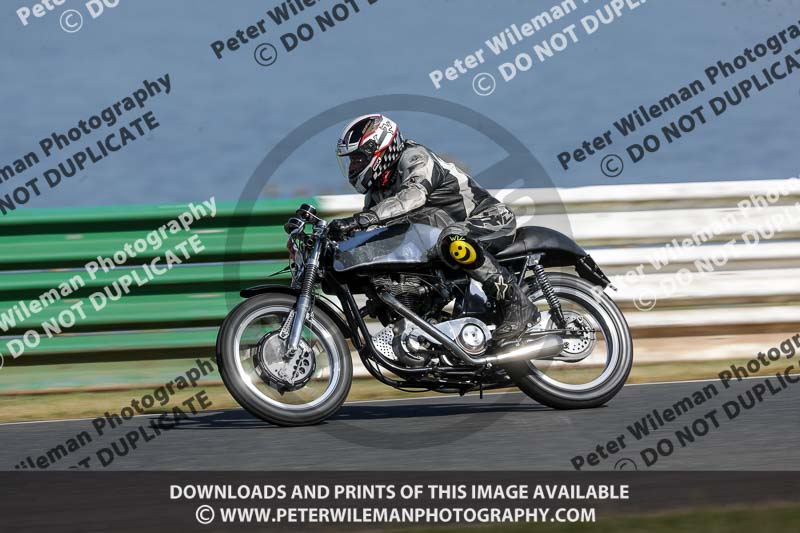 Vintage motorcycle club;eventdigitalimages;mallory park;mallory park trackday photographs;no limits trackdays;peter wileman photography;trackday digital images;trackday photos;vmcc festival 1000 bikes photographs