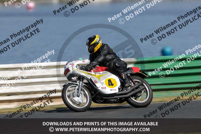 Vintage motorcycle club;eventdigitalimages;mallory park;mallory park trackday photographs;no limits trackdays;peter wileman photography;trackday digital images;trackday photos;vmcc festival 1000 bikes photographs