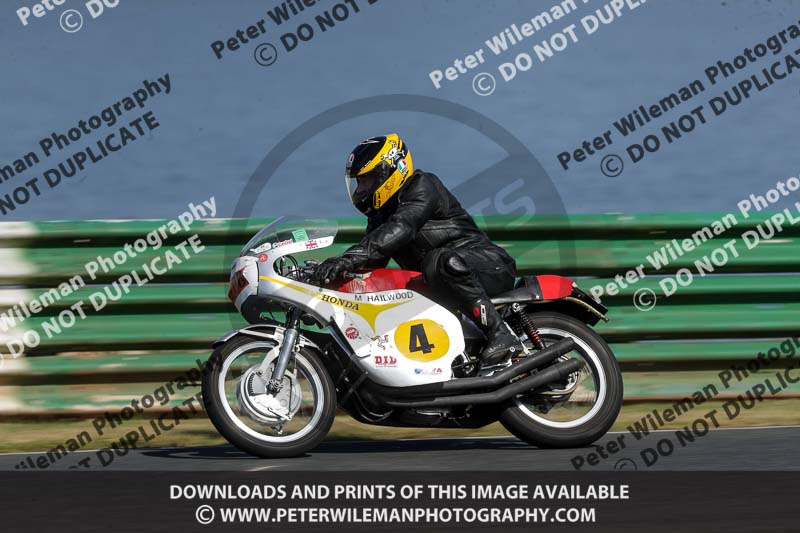 Vintage motorcycle club;eventdigitalimages;mallory park;mallory park trackday photographs;no limits trackdays;peter wileman photography;trackday digital images;trackday photos;vmcc festival 1000 bikes photographs