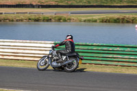 Vintage-motorcycle-club;eventdigitalimages;mallory-park;mallory-park-trackday-photographs;no-limits-trackdays;peter-wileman-photography;trackday-digital-images;trackday-photos;vmcc-festival-1000-bikes-photographs