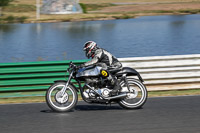 Vintage-motorcycle-club;eventdigitalimages;mallory-park;mallory-park-trackday-photographs;no-limits-trackdays;peter-wileman-photography;trackday-digital-images;trackday-photos;vmcc-festival-1000-bikes-photographs
