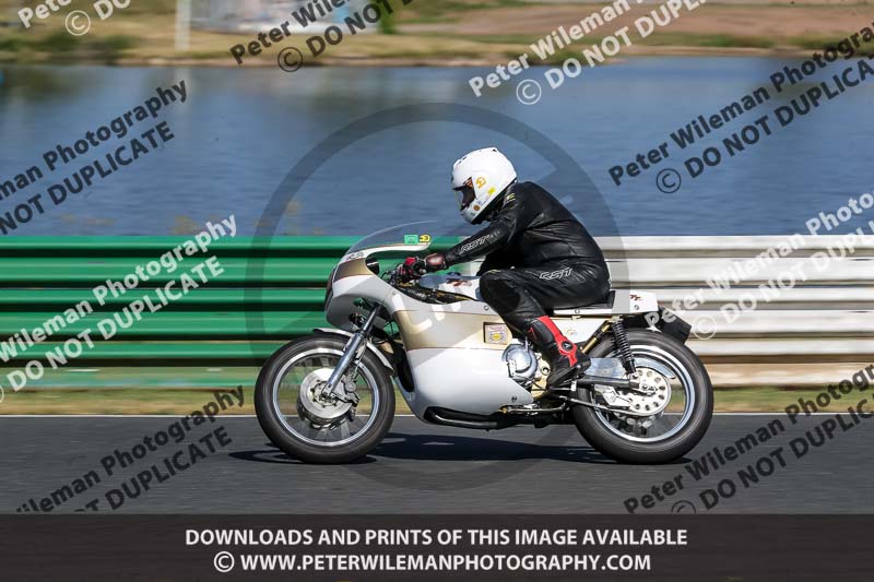 Vintage motorcycle club;eventdigitalimages;mallory park;mallory park trackday photographs;no limits trackdays;peter wileman photography;trackday digital images;trackday photos;vmcc festival 1000 bikes photographs
