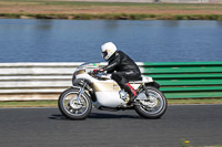Vintage-motorcycle-club;eventdigitalimages;mallory-park;mallory-park-trackday-photographs;no-limits-trackdays;peter-wileman-photography;trackday-digital-images;trackday-photos;vmcc-festival-1000-bikes-photographs