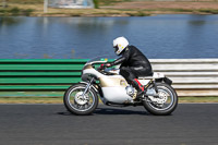 Vintage-motorcycle-club;eventdigitalimages;mallory-park;mallory-park-trackday-photographs;no-limits-trackdays;peter-wileman-photography;trackday-digital-images;trackday-photos;vmcc-festival-1000-bikes-photographs