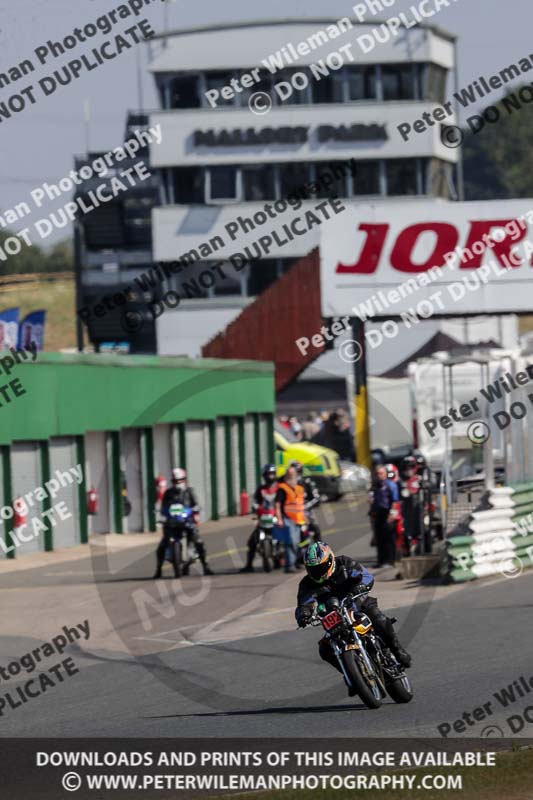 Vintage motorcycle club;eventdigitalimages;mallory park;mallory park trackday photographs;no limits trackdays;peter wileman photography;trackday digital images;trackday photos;vmcc festival 1000 bikes photographs
