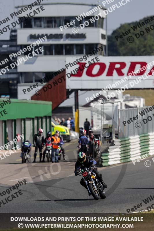 Vintage motorcycle club;eventdigitalimages;mallory park;mallory park trackday photographs;no limits trackdays;peter wileman photography;trackday digital images;trackday photos;vmcc festival 1000 bikes photographs