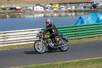 Vintage-motorcycle-club;eventdigitalimages;mallory-park;mallory-park-trackday-photographs;no-limits-trackdays;peter-wileman-photography;trackday-digital-images;trackday-photos;vmcc-festival-1000-bikes-photographs