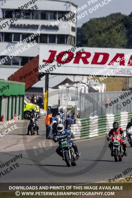 Vintage motorcycle club;eventdigitalimages;mallory park;mallory park trackday photographs;no limits trackdays;peter wileman photography;trackday digital images;trackday photos;vmcc festival 1000 bikes photographs