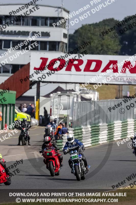 Vintage motorcycle club;eventdigitalimages;mallory park;mallory park trackday photographs;no limits trackdays;peter wileman photography;trackday digital images;trackday photos;vmcc festival 1000 bikes photographs