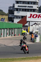 Vintage-motorcycle-club;eventdigitalimages;mallory-park;mallory-park-trackday-photographs;no-limits-trackdays;peter-wileman-photography;trackday-digital-images;trackday-photos;vmcc-festival-1000-bikes-photographs