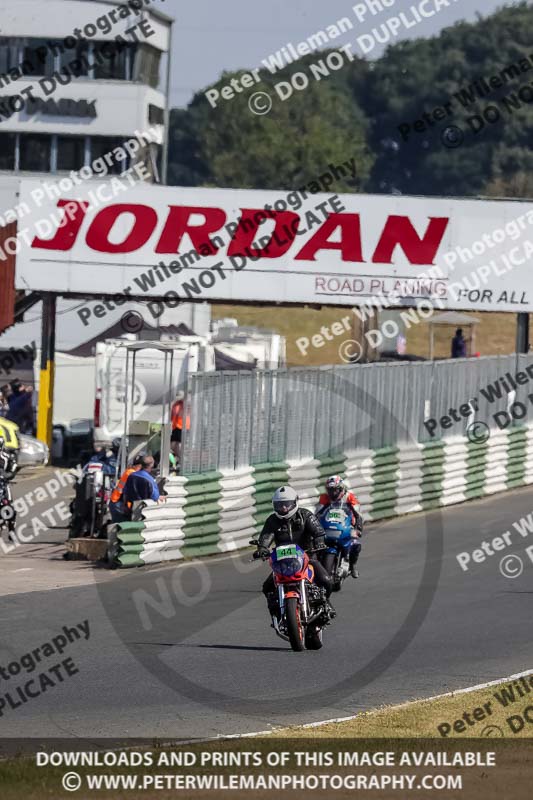 Vintage motorcycle club;eventdigitalimages;mallory park;mallory park trackday photographs;no limits trackdays;peter wileman photography;trackday digital images;trackday photos;vmcc festival 1000 bikes photographs