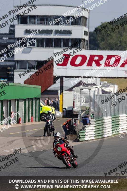 Vintage motorcycle club;eventdigitalimages;mallory park;mallory park trackday photographs;no limits trackdays;peter wileman photography;trackday digital images;trackday photos;vmcc festival 1000 bikes photographs