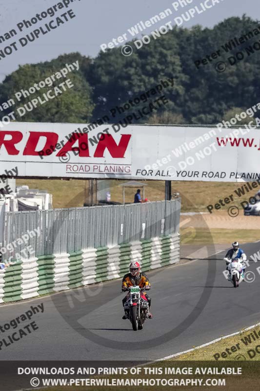 Vintage motorcycle club;eventdigitalimages;mallory park;mallory park trackday photographs;no limits trackdays;peter wileman photography;trackday digital images;trackday photos;vmcc festival 1000 bikes photographs