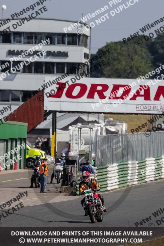 Vintage motorcycle club;eventdigitalimages;mallory park;mallory park trackday photographs;no limits trackdays;peter wileman photography;trackday digital images;trackday photos;vmcc festival 1000 bikes photographs