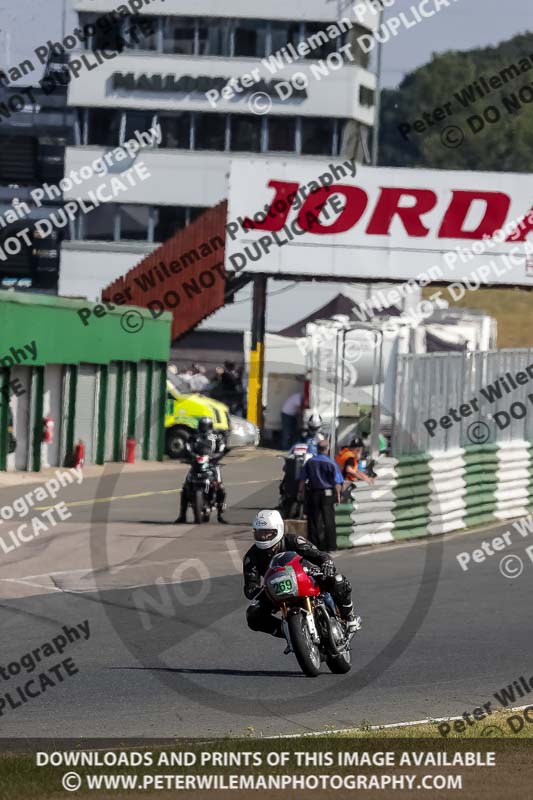 Vintage motorcycle club;eventdigitalimages;mallory park;mallory park trackday photographs;no limits trackdays;peter wileman photography;trackday digital images;trackday photos;vmcc festival 1000 bikes photographs