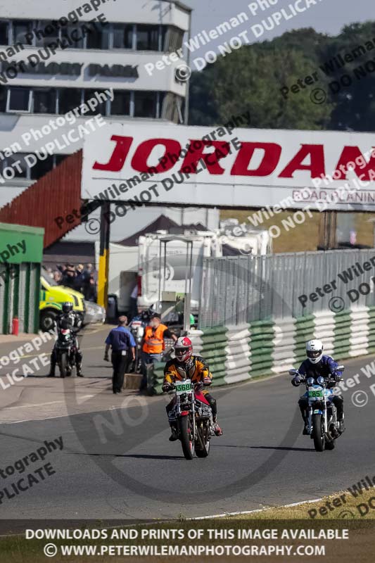 Vintage motorcycle club;eventdigitalimages;mallory park;mallory park trackday photographs;no limits trackdays;peter wileman photography;trackday digital images;trackday photos;vmcc festival 1000 bikes photographs