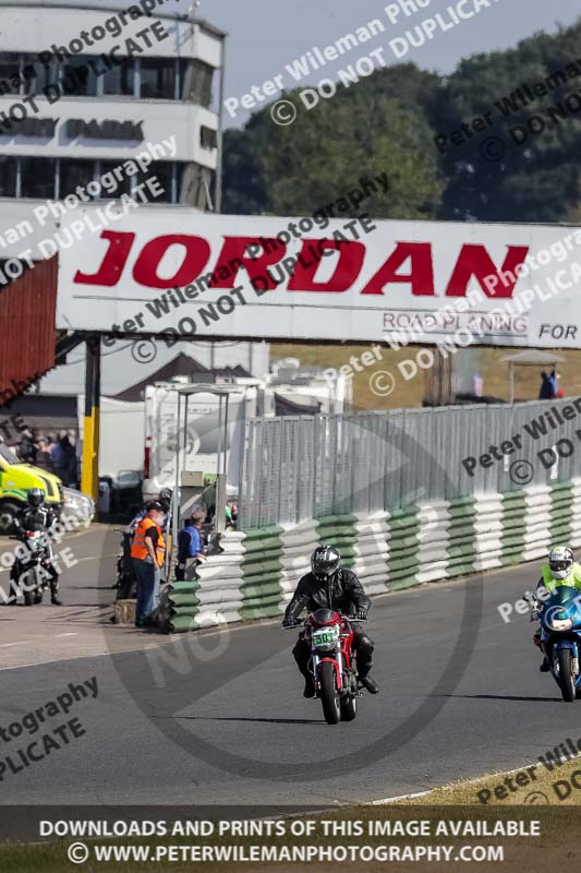 Vintage motorcycle club;eventdigitalimages;mallory park;mallory park trackday photographs;no limits trackdays;peter wileman photography;trackday digital images;trackday photos;vmcc festival 1000 bikes photographs