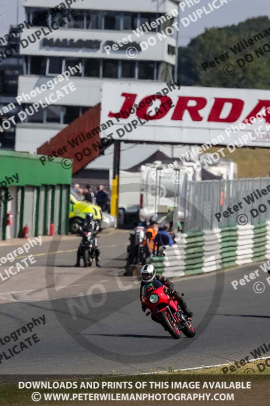 Vintage motorcycle club;eventdigitalimages;mallory park;mallory park trackday photographs;no limits trackdays;peter wileman photography;trackday digital images;trackday photos;vmcc festival 1000 bikes photographs