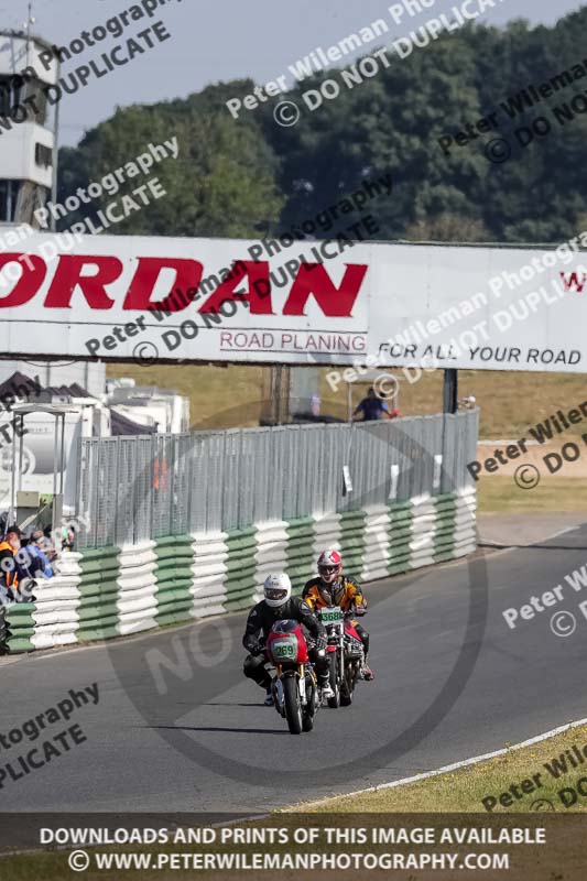 Vintage motorcycle club;eventdigitalimages;mallory park;mallory park trackday photographs;no limits trackdays;peter wileman photography;trackday digital images;trackday photos;vmcc festival 1000 bikes photographs