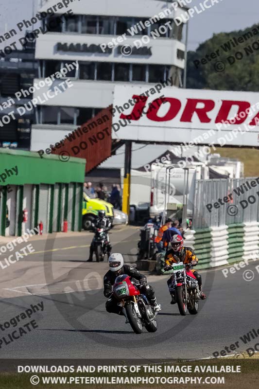 Vintage motorcycle club;eventdigitalimages;mallory park;mallory park trackday photographs;no limits trackdays;peter wileman photography;trackday digital images;trackday photos;vmcc festival 1000 bikes photographs
