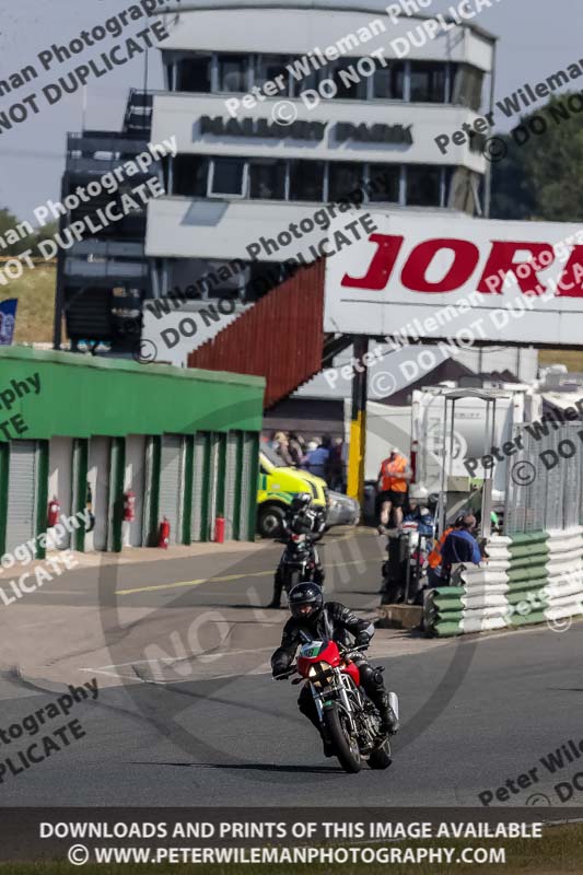 Vintage motorcycle club;eventdigitalimages;mallory park;mallory park trackday photographs;no limits trackdays;peter wileman photography;trackday digital images;trackday photos;vmcc festival 1000 bikes photographs