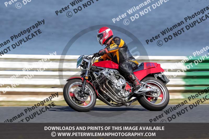 Vintage motorcycle club;eventdigitalimages;mallory park;mallory park trackday photographs;no limits trackdays;peter wileman photography;trackday digital images;trackday photos;vmcc festival 1000 bikes photographs