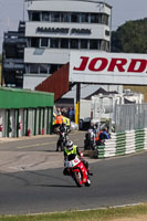 Vintage-motorcycle-club;eventdigitalimages;mallory-park;mallory-park-trackday-photographs;no-limits-trackdays;peter-wileman-photography;trackday-digital-images;trackday-photos;vmcc-festival-1000-bikes-photographs