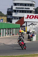 Vintage-motorcycle-club;eventdigitalimages;mallory-park;mallory-park-trackday-photographs;no-limits-trackdays;peter-wileman-photography;trackday-digital-images;trackday-photos;vmcc-festival-1000-bikes-photographs