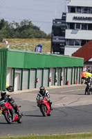 Vintage-motorcycle-club;eventdigitalimages;mallory-park;mallory-park-trackday-photographs;no-limits-trackdays;peter-wileman-photography;trackday-digital-images;trackday-photos;vmcc-festival-1000-bikes-photographs