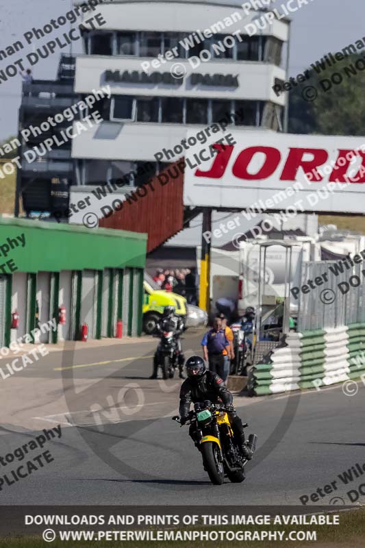 Vintage motorcycle club;eventdigitalimages;mallory park;mallory park trackday photographs;no limits trackdays;peter wileman photography;trackday digital images;trackday photos;vmcc festival 1000 bikes photographs