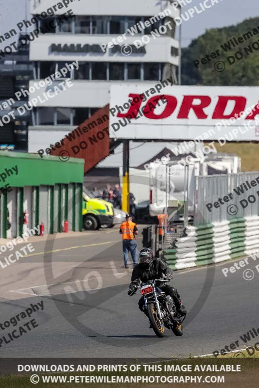 Vintage motorcycle club;eventdigitalimages;mallory park;mallory park trackday photographs;no limits trackdays;peter wileman photography;trackday digital images;trackday photos;vmcc festival 1000 bikes photographs