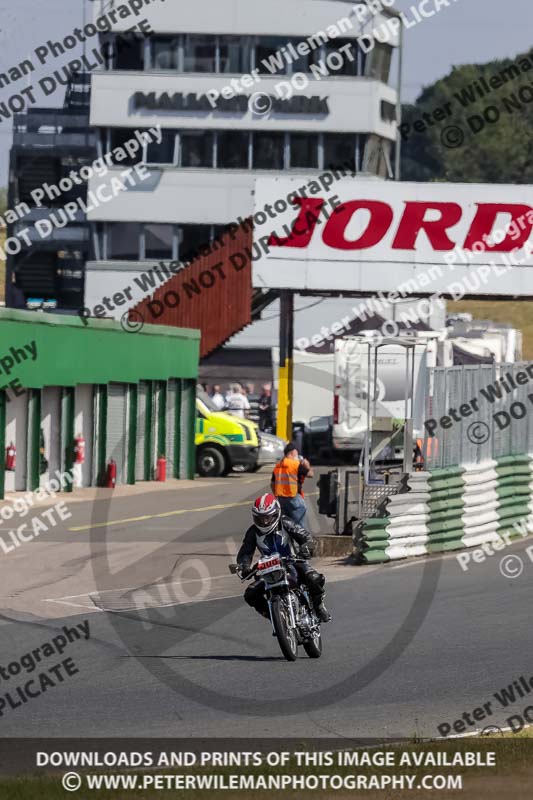 Vintage motorcycle club;eventdigitalimages;mallory park;mallory park trackday photographs;no limits trackdays;peter wileman photography;trackday digital images;trackday photos;vmcc festival 1000 bikes photographs