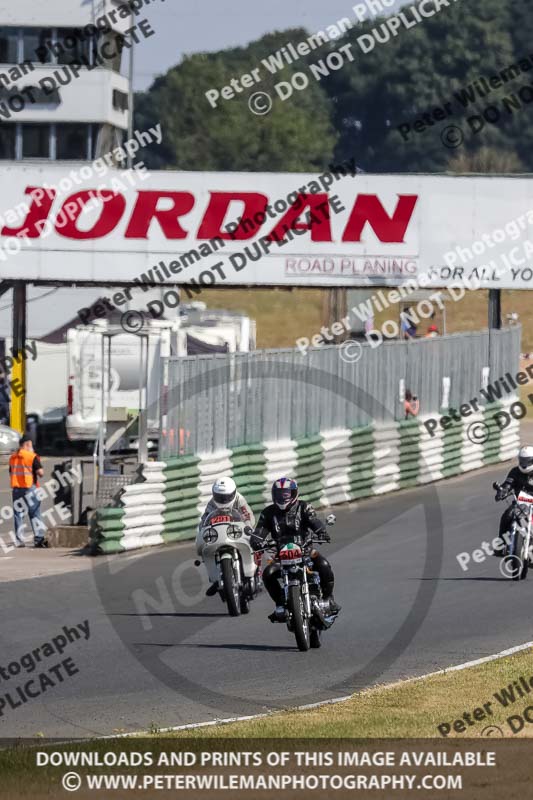 Vintage motorcycle club;eventdigitalimages;mallory park;mallory park trackday photographs;no limits trackdays;peter wileman photography;trackday digital images;trackday photos;vmcc festival 1000 bikes photographs