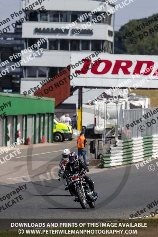 Vintage motorcycle club;eventdigitalimages;mallory park;mallory park trackday photographs;no limits trackdays;peter wileman photography;trackday digital images;trackday photos;vmcc festival 1000 bikes photographs