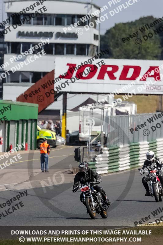 Vintage motorcycle club;eventdigitalimages;mallory park;mallory park trackday photographs;no limits trackdays;peter wileman photography;trackday digital images;trackday photos;vmcc festival 1000 bikes photographs