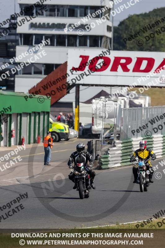 Vintage motorcycle club;eventdigitalimages;mallory park;mallory park trackday photographs;no limits trackdays;peter wileman photography;trackday digital images;trackday photos;vmcc festival 1000 bikes photographs