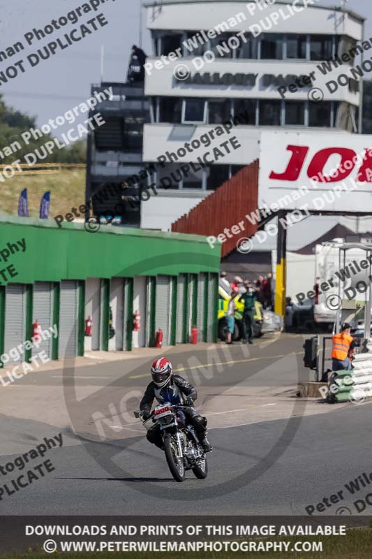 Vintage motorcycle club;eventdigitalimages;mallory park;mallory park trackday photographs;no limits trackdays;peter wileman photography;trackday digital images;trackday photos;vmcc festival 1000 bikes photographs