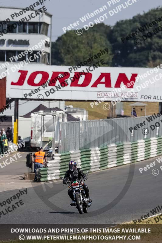 Vintage motorcycle club;eventdigitalimages;mallory park;mallory park trackday photographs;no limits trackdays;peter wileman photography;trackday digital images;trackday photos;vmcc festival 1000 bikes photographs