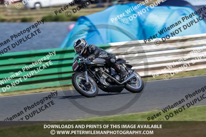 Vintage motorcycle club;eventdigitalimages;mallory park;mallory park trackday photographs;no limits trackdays;peter wileman photography;trackday digital images;trackday photos;vmcc festival 1000 bikes photographs