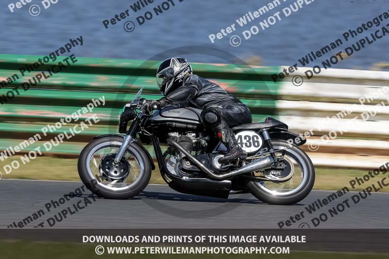 Vintage motorcycle club;eventdigitalimages;mallory park;mallory park trackday photographs;no limits trackdays;peter wileman photography;trackday digital images;trackday photos;vmcc festival 1000 bikes photographs